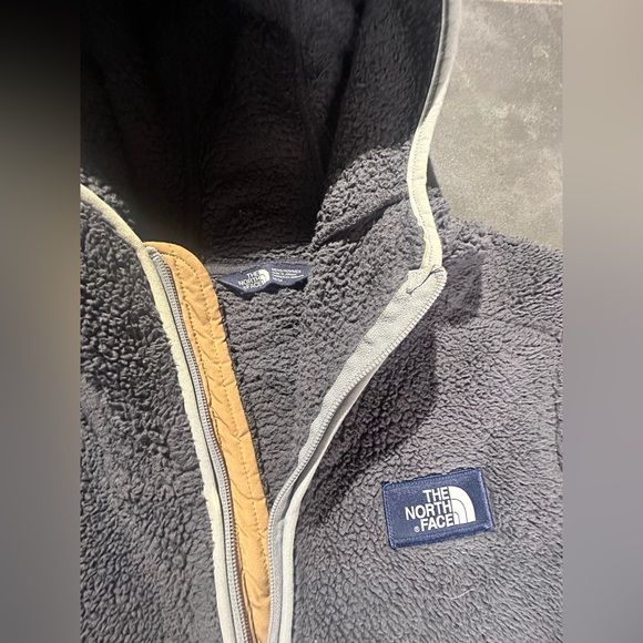 The North Face Pullover Fleece Hoodie - Picture 3 of 3